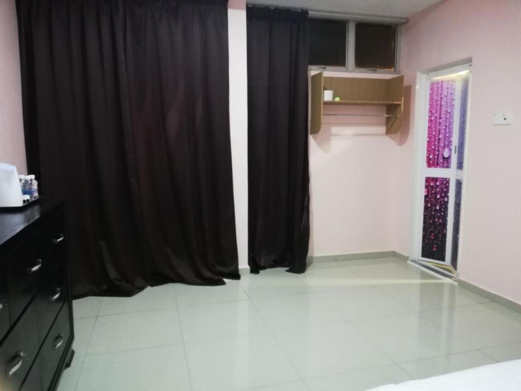 HOTEL SAKIRAH - Deluxe Queen Room With Two Queen Beds