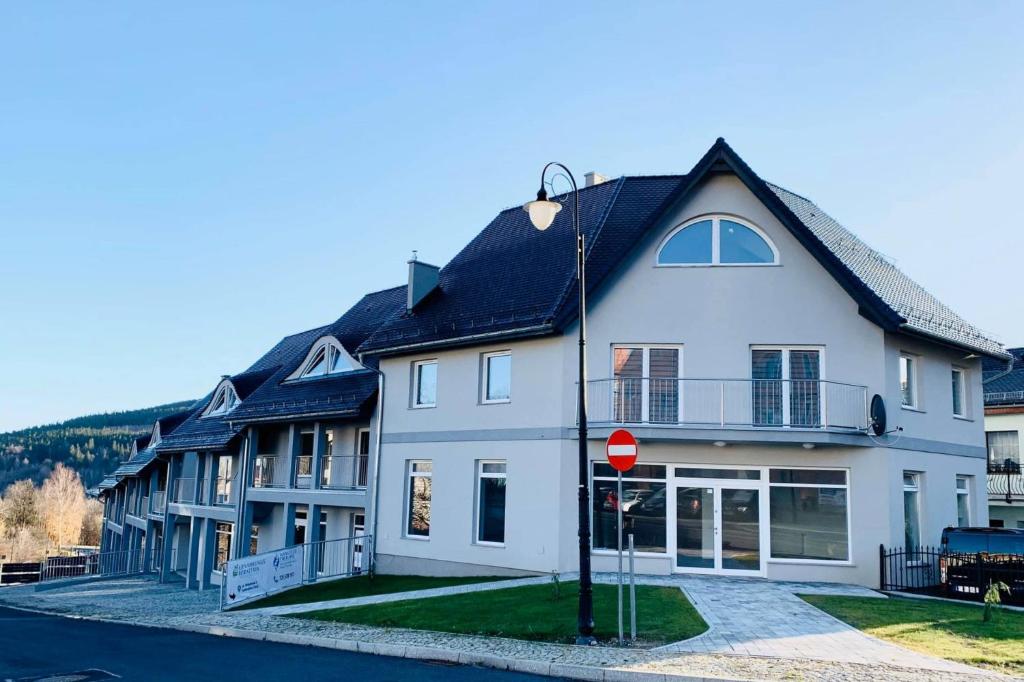 Budynek, w którym mieści się apartament