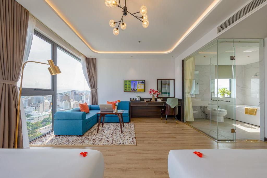Posezení v ubytování Cordial Grand Hotel Da Nang Beach - Infinity Rooftop Pool