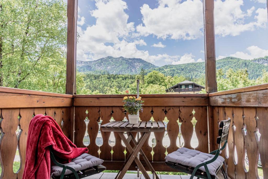 Nespecifikovaný výhled na hory nebo výhled na hory při pohledu z hotelu