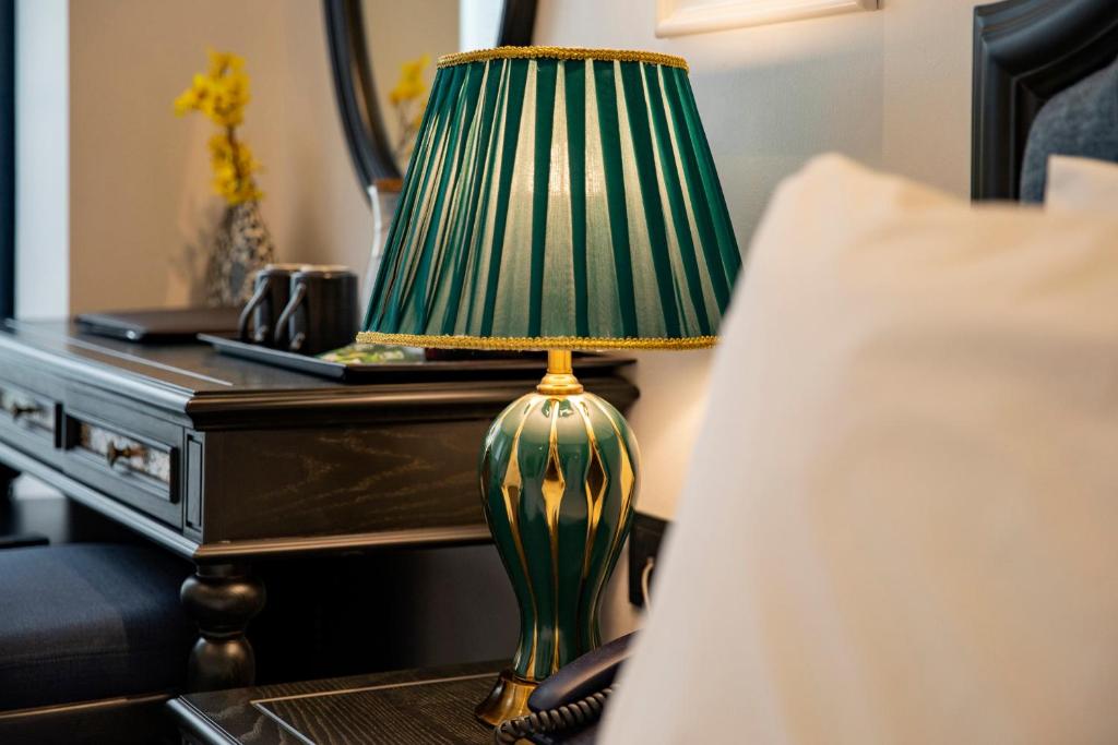 Ha Long Essence Hotel - 18