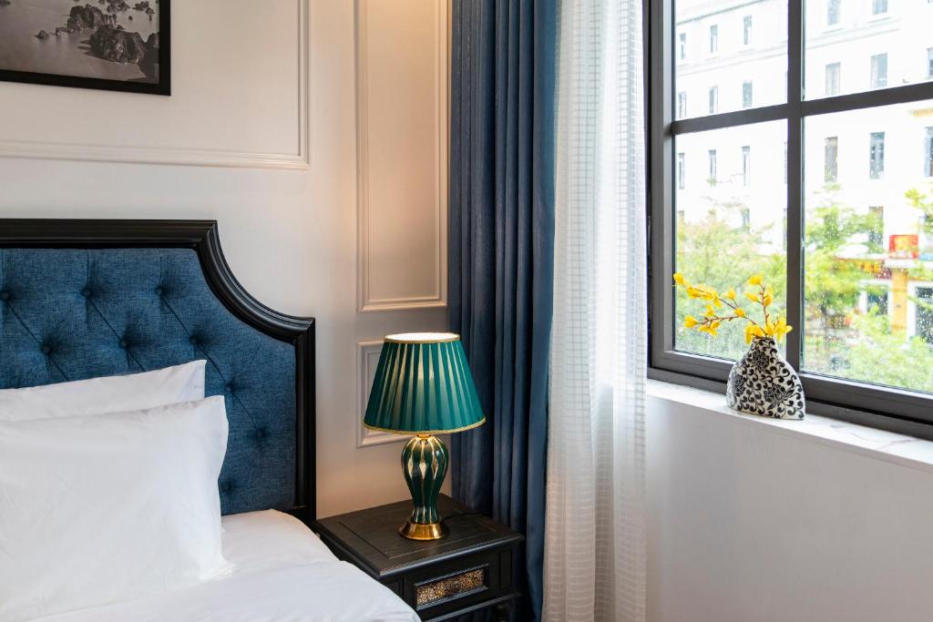 Ha Long Essence Hotel - 12