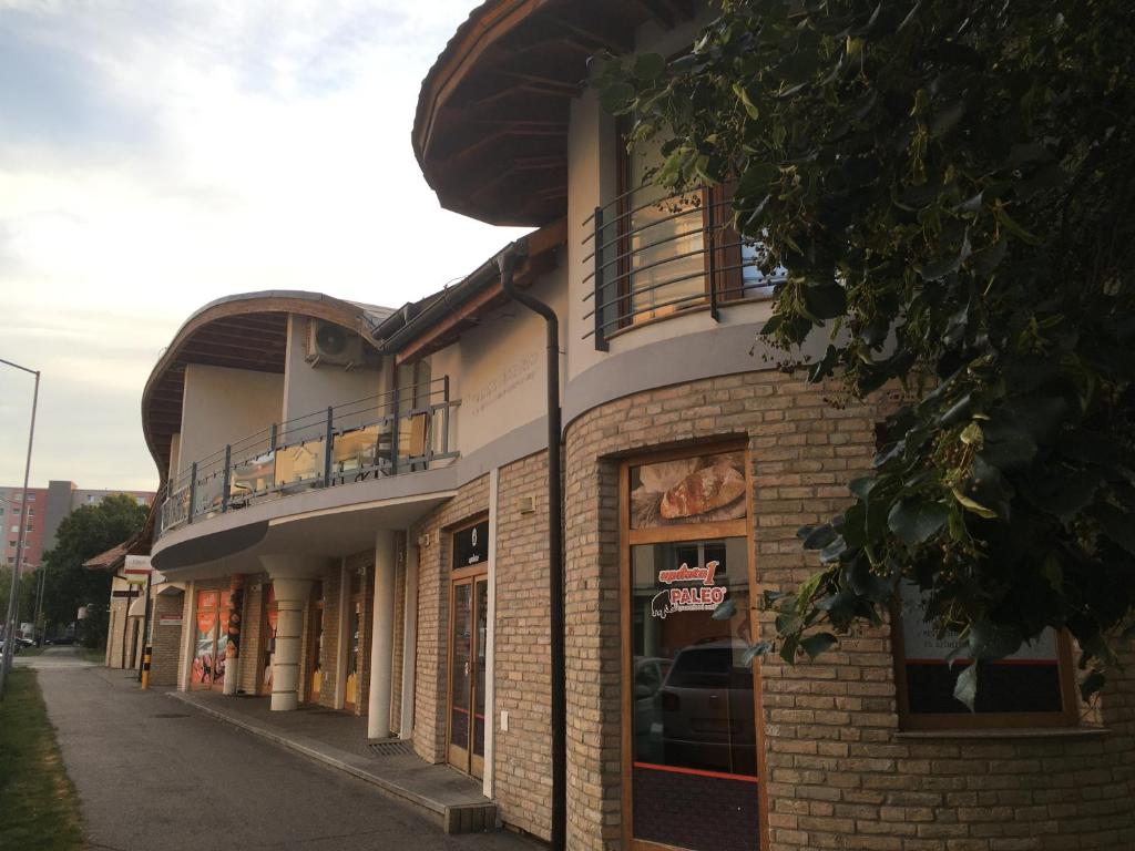 Budova, v ktorej sa apartmán nachádza