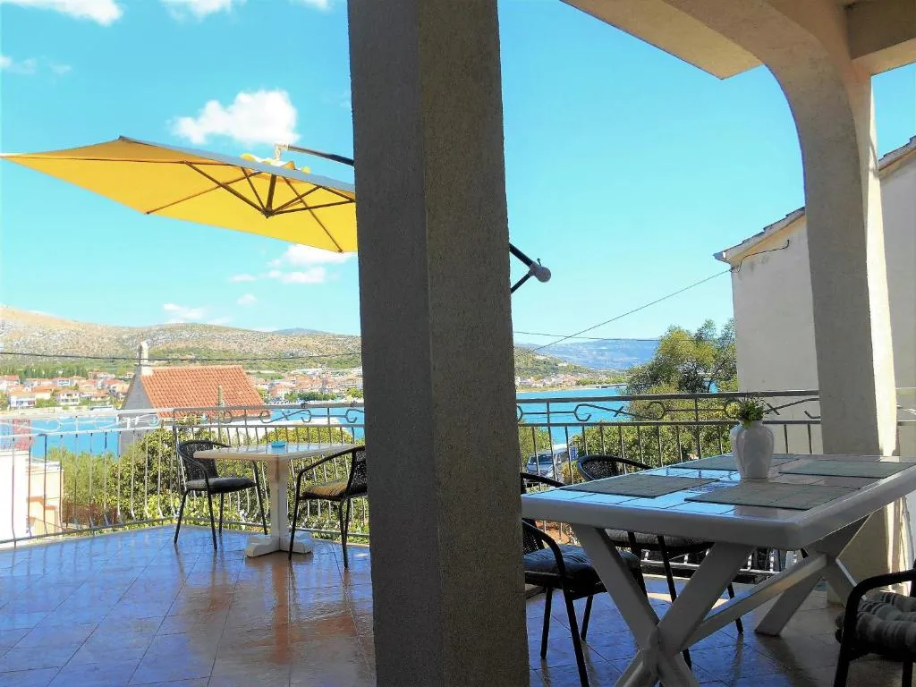 Apartments Brean, Trogir, Croaţia