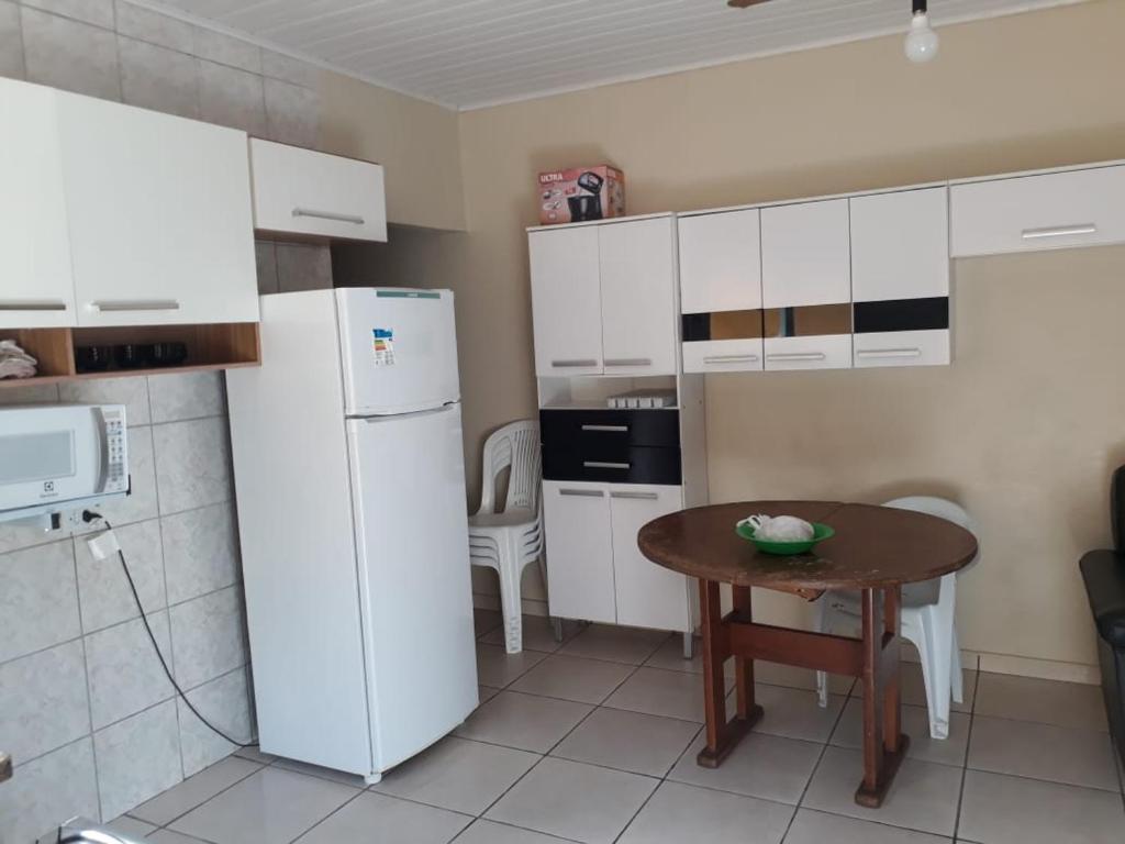  Casa Condomínio para até 8 pessoas 300m da praia