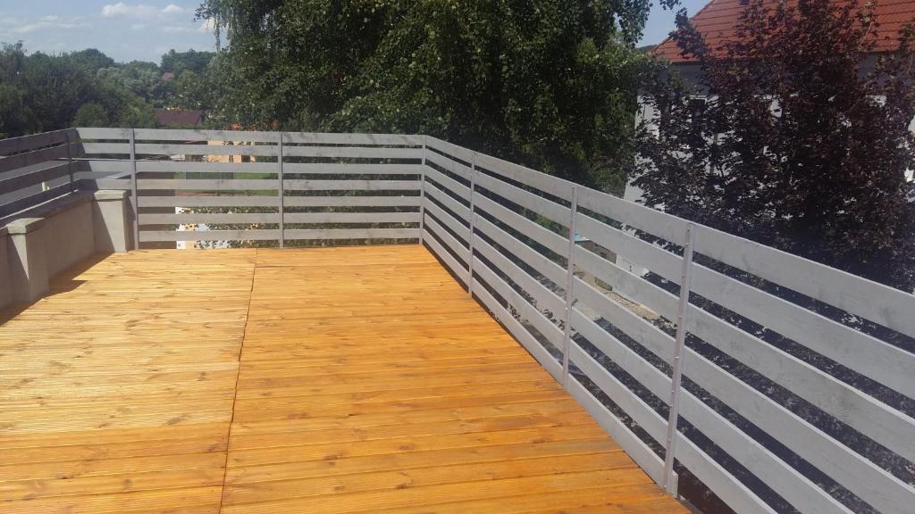 Balkón nebo terasa v ubytování Penzion David