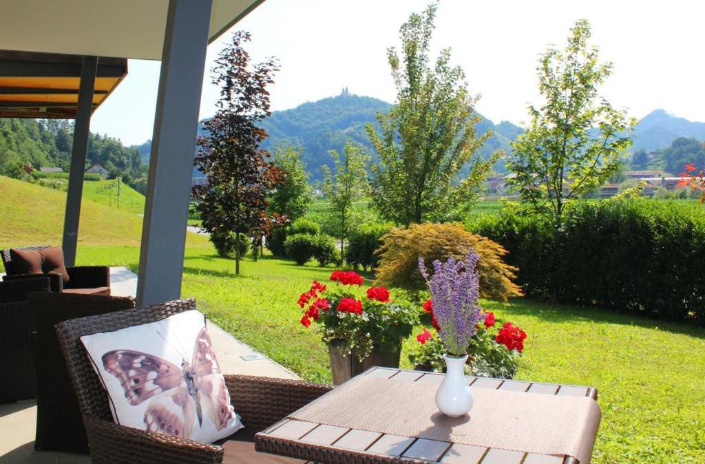 O vedere generală la munți sau o vedere la munte luată de la acest hotel