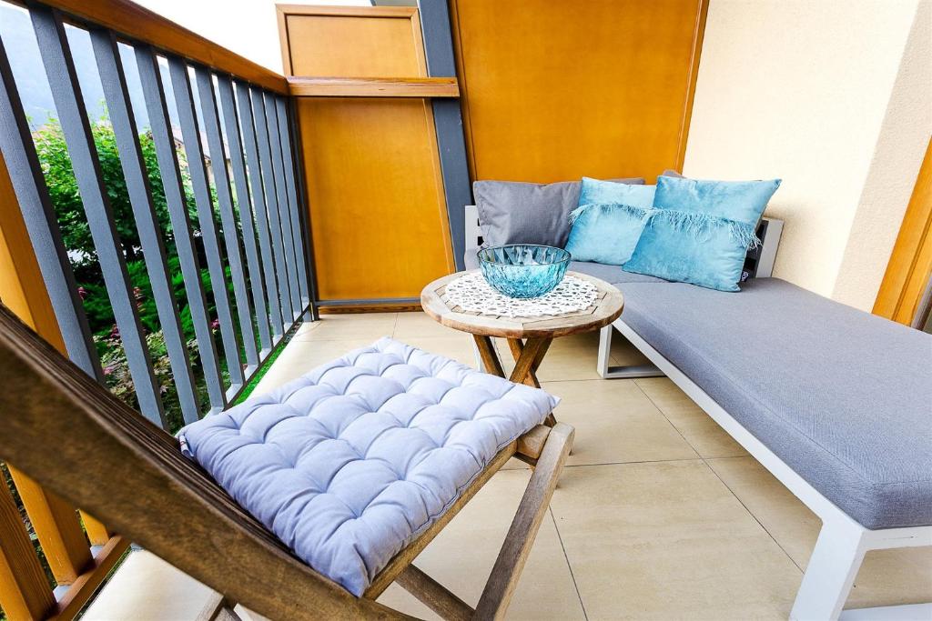 O zonă de relaxare la Villa Aina Boutique Hotel
