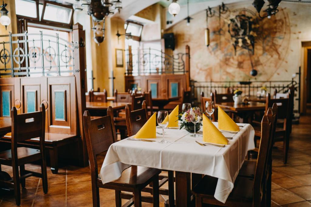 Restauracja lub miejsce do jedzenia w obiekcie Hotel Dar