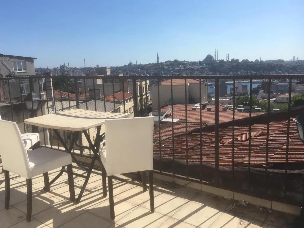 Galata Apartment with roof terrace and view to Golden Horn, Istanbul, Turkey