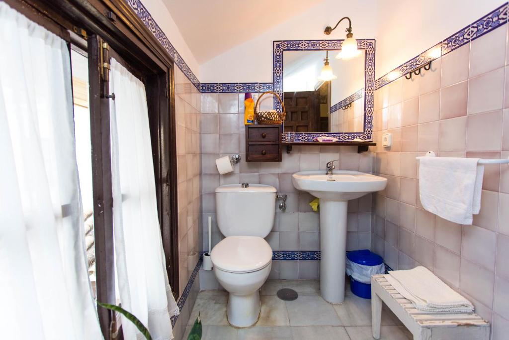 Koupelna v ubytování Casa del siglo XVII