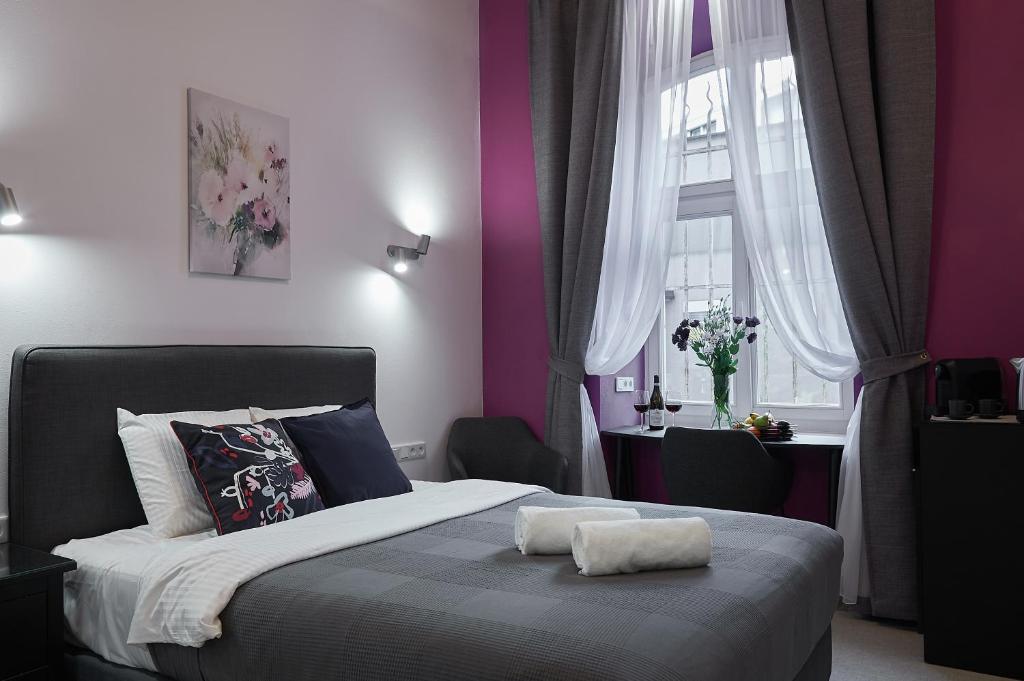 رزرو هتل و هاستل، 7 HEAVEN Elegant Rooms KRAKÓW Old Town, 09197245266
