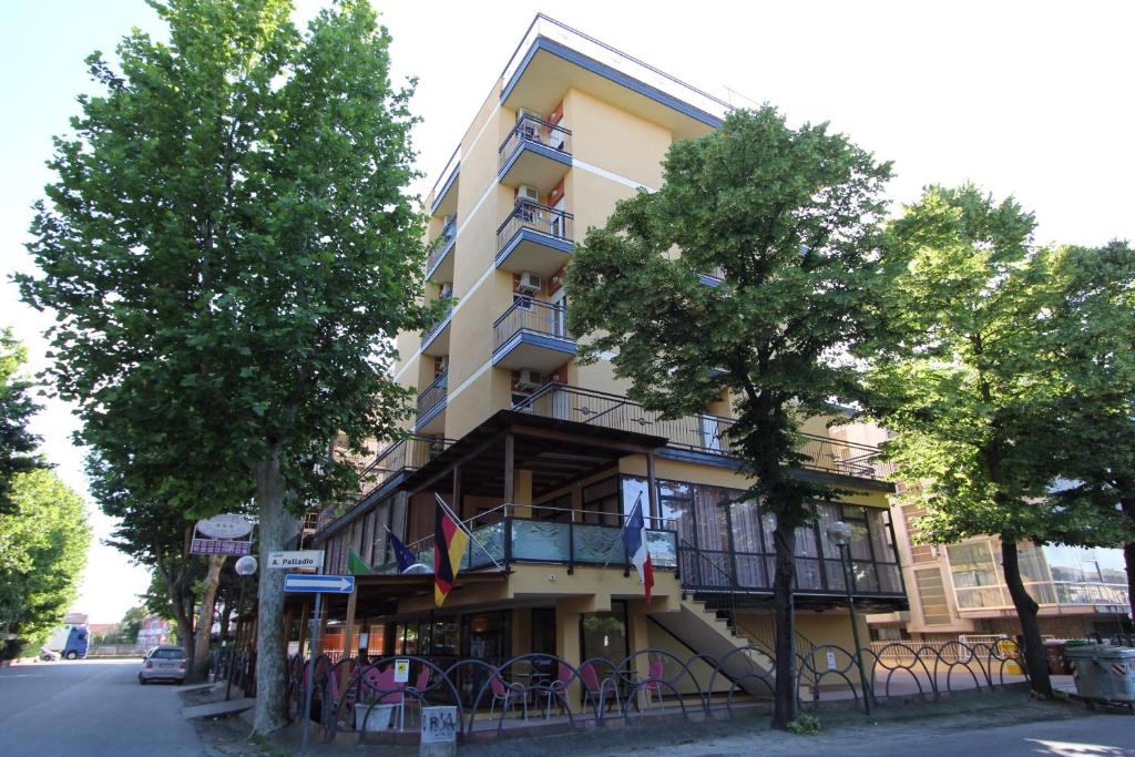 Budova, kde se hotel nachází