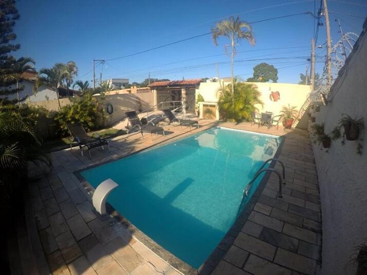  Casa com piscina e mini campo de futebol em Cabo Frio