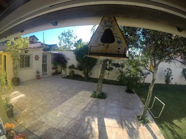  Casa com piscina e mini campo de futebol em Cabo Frio