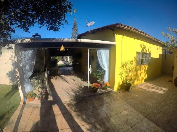  Casa com piscina e mini campo de futebol em Cabo Frio