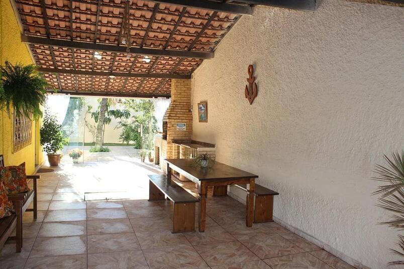  Casa com piscina e mini campo de futebol em Cabo Frio