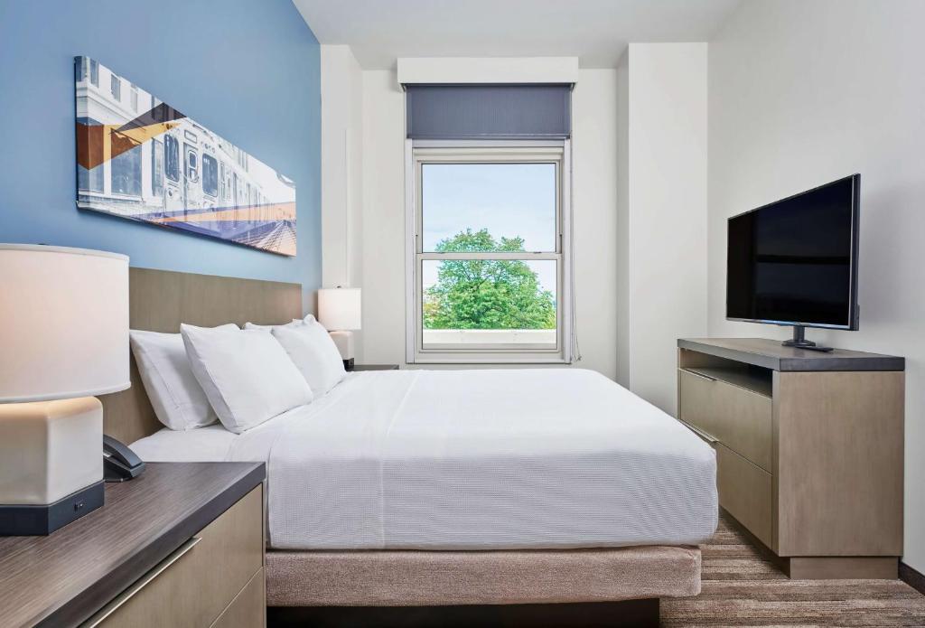 Hyatt House Chicago Medical/University District - One-Bedroom King Suite With Kitchen