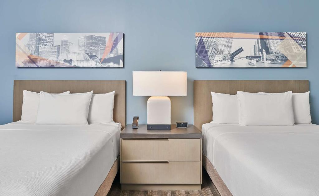 Hyatt House Chicago Medical/University District - Queen Room With Two Queen Beds, Sofa Bed And Shower - Disability Access