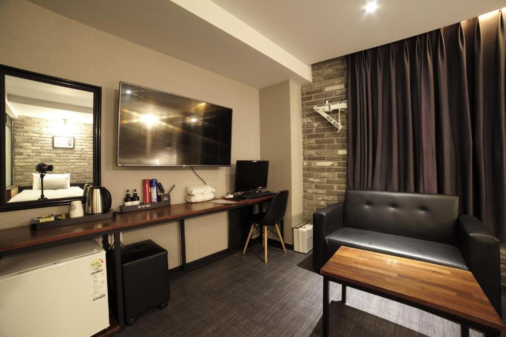 Kuchyň nebo kuchyňský kout v ubytování The Last Hotel Nampo