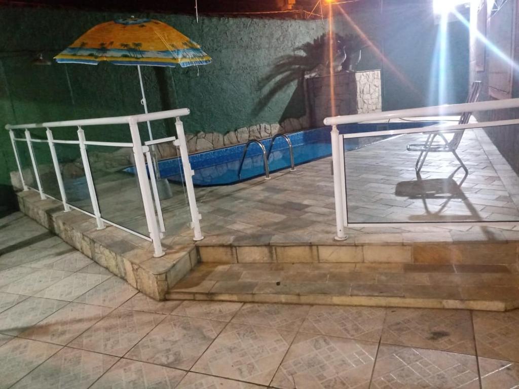  Casa 100mtrs do mar com piscina
