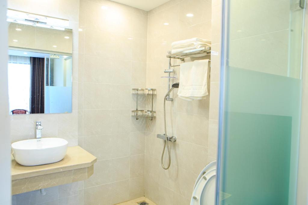 Paloma Hotel & Apartment - King Room With Lake View