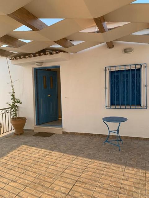 Zdjęcie z galerii obiektu VERANDA BLUE - POROS w Poros