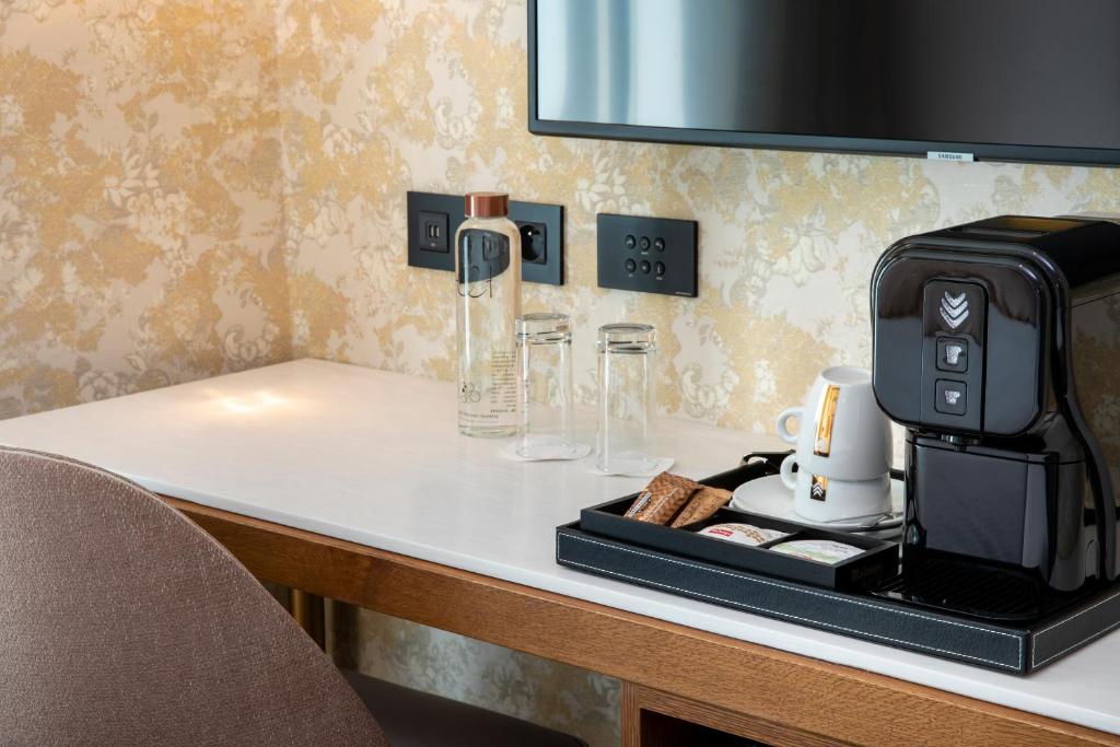 Hôtel des Champs-Elysées - Resim 37