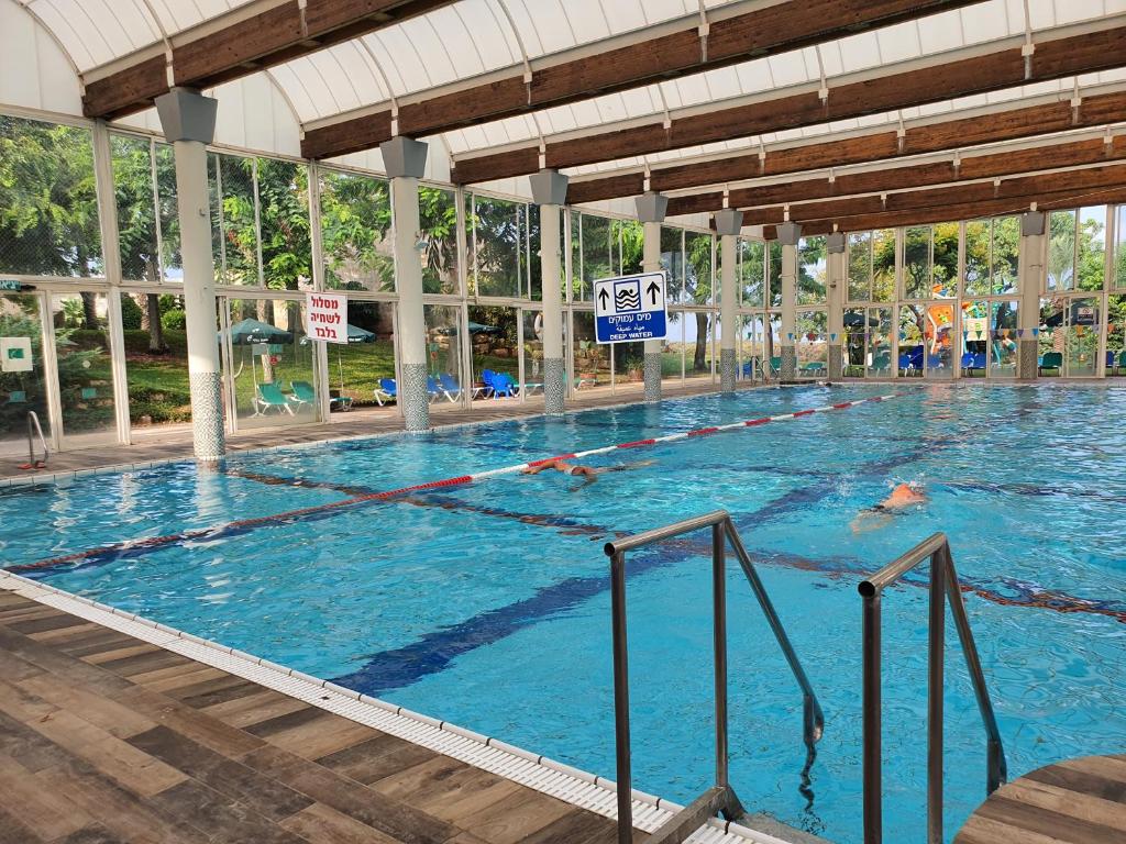 Swimmingpoolen hos eller tæt på Boutique Apartments Caesarea