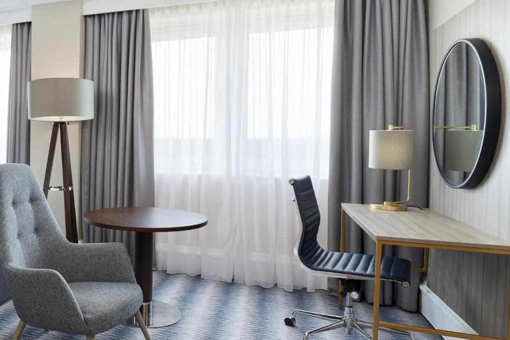 Leonardo Royal Southampton Grand Harbour - 
