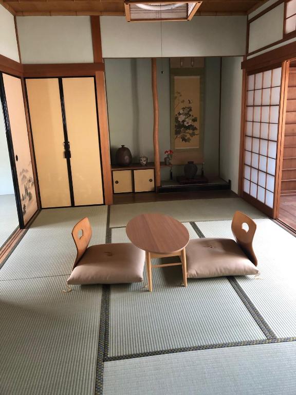 Posezení v ubytování あまね庵 Villa Amane