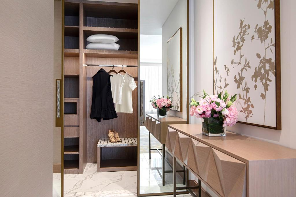 Al Jaddaf Rotana Suite Hotel - Resim 27