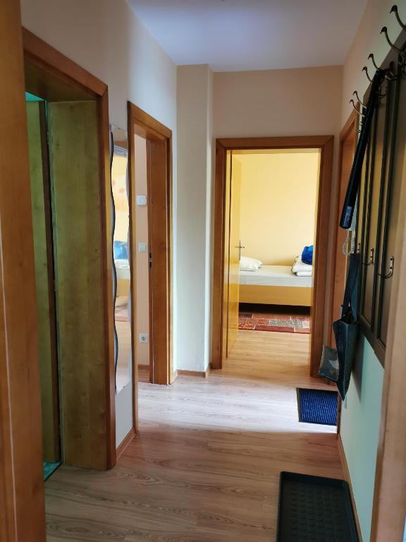 Monteur- und Ferienwohnung in Hainichen - Obergeschoss oder Dachgeschoss - Familie Weber - Apartment With Balcony