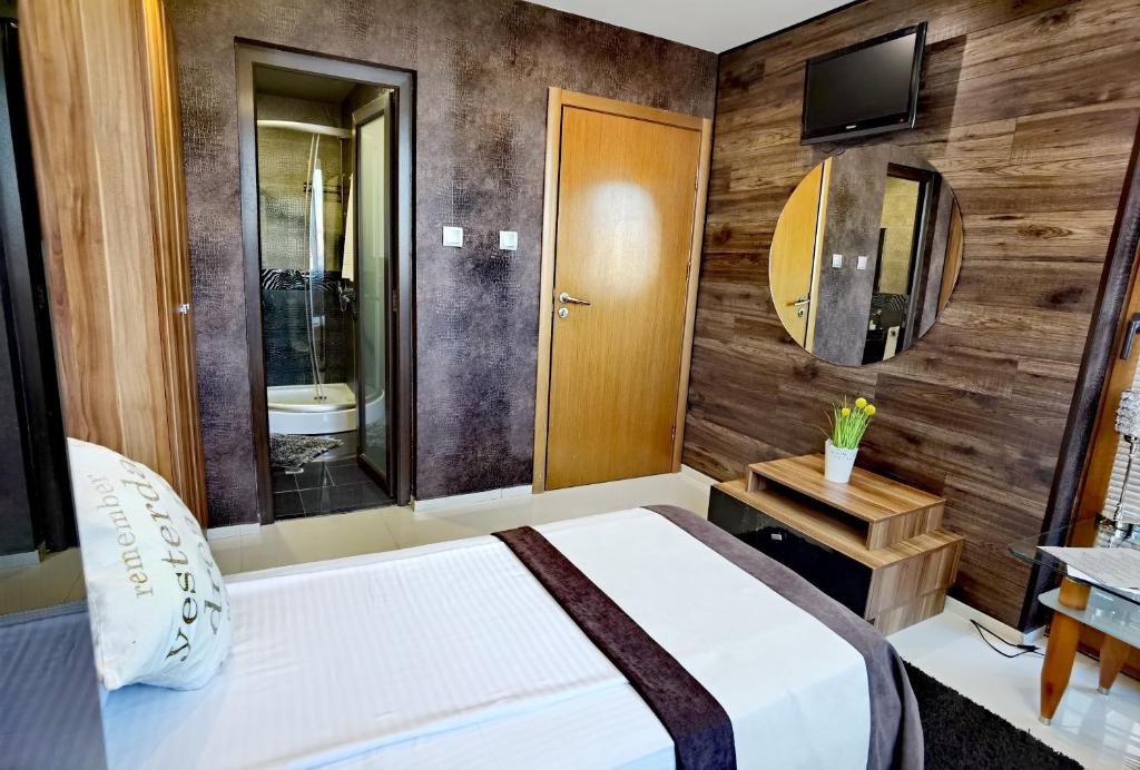 Hotel Acktion - Single Room