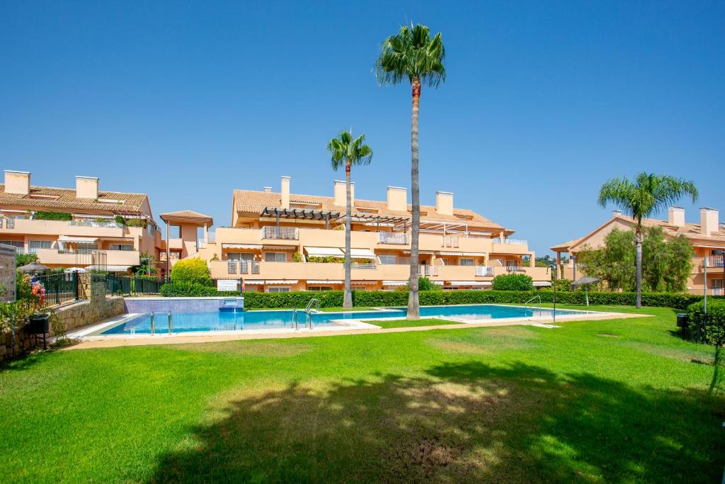 Stunning Luxe Apartment In Elviria Los Jardines De Santa Maria Golf Marbella Marbella Updated 2021 Prices
