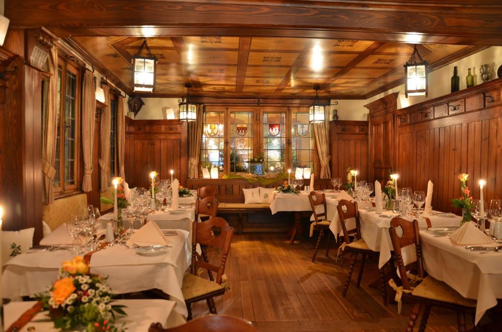 Restaurace v ubytování Hotel & Weinhaus Anker
