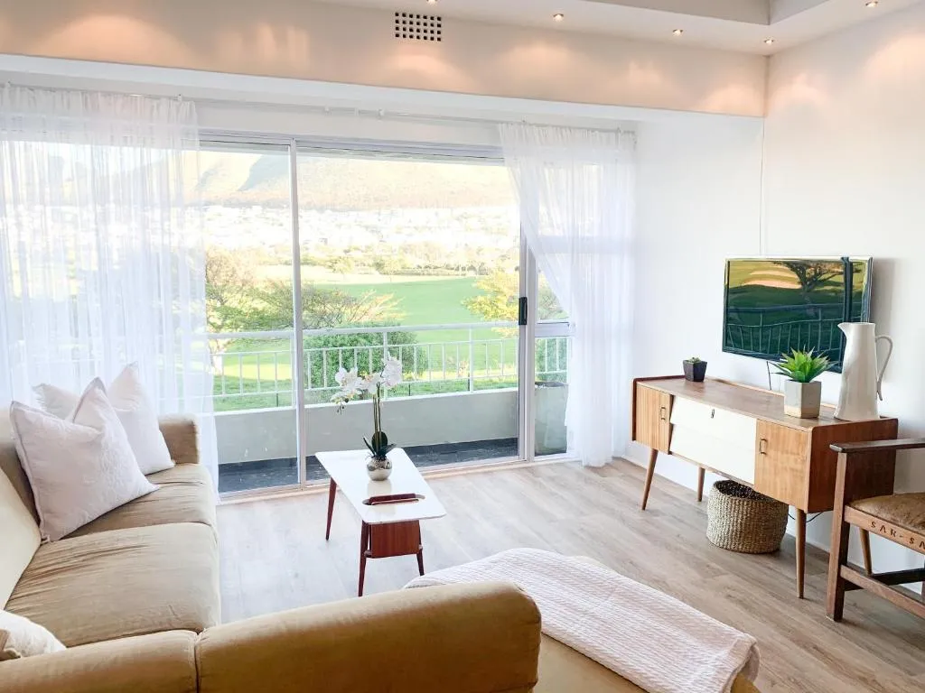 Mouille Point 2 bedroom apartment, Cape Town, South Africa