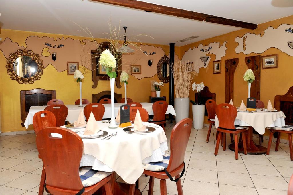 Restaurace v ubytování Gostilna in Prenočišča Brančurnik