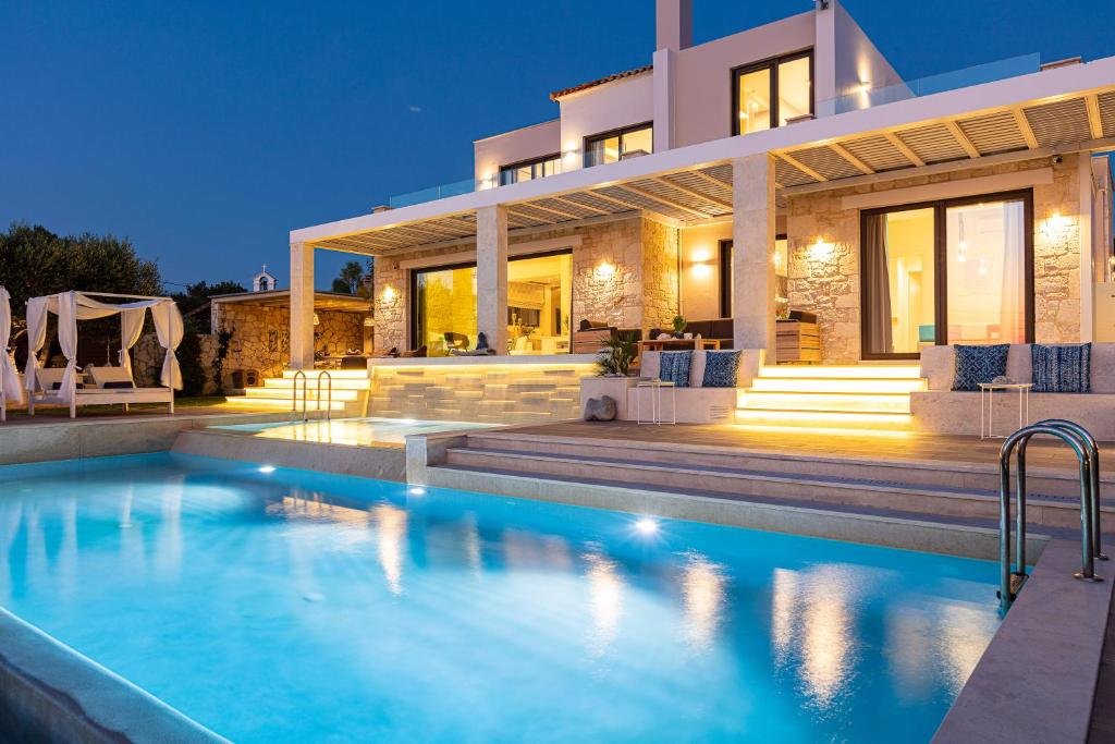 Bazén v ubytovaní Miraida Exclusive Residence alebo v jeho blízkosti