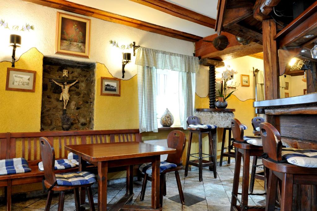Posezení v ubytování Gostilna in Prenočišča Brančurnik