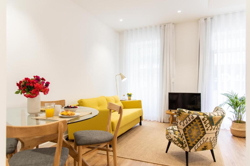 Apartamentos Fernão de Ornelas by Heart of Funchal - 2