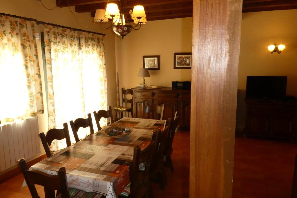 Posedenie v ubytovaní Casa del Portalón