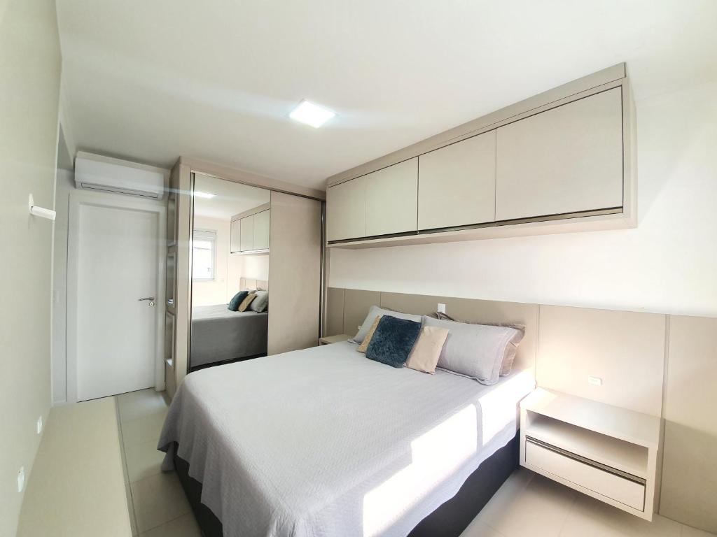  Apartamento luxuoso à 200 m da praia em Florianópolis-SC