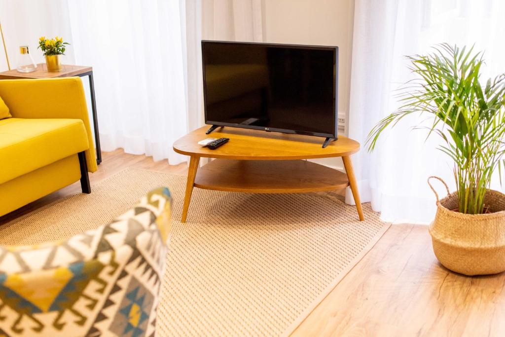 Apartamentos Fernão de Ornelas by Heart of Funchal - 5