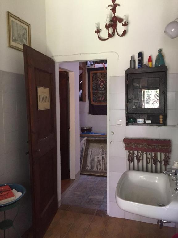 A bathroom at Casale del monte, Pesaro