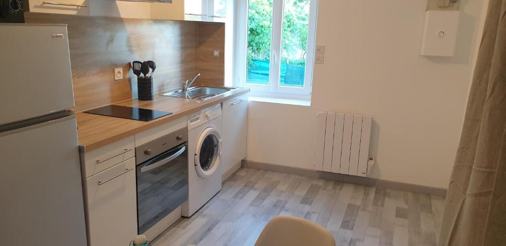 Appartements entiers proche Aéroport - ZAC Chesnes - CNPE du Bugey Check-In 24h7J - Studio -appartement