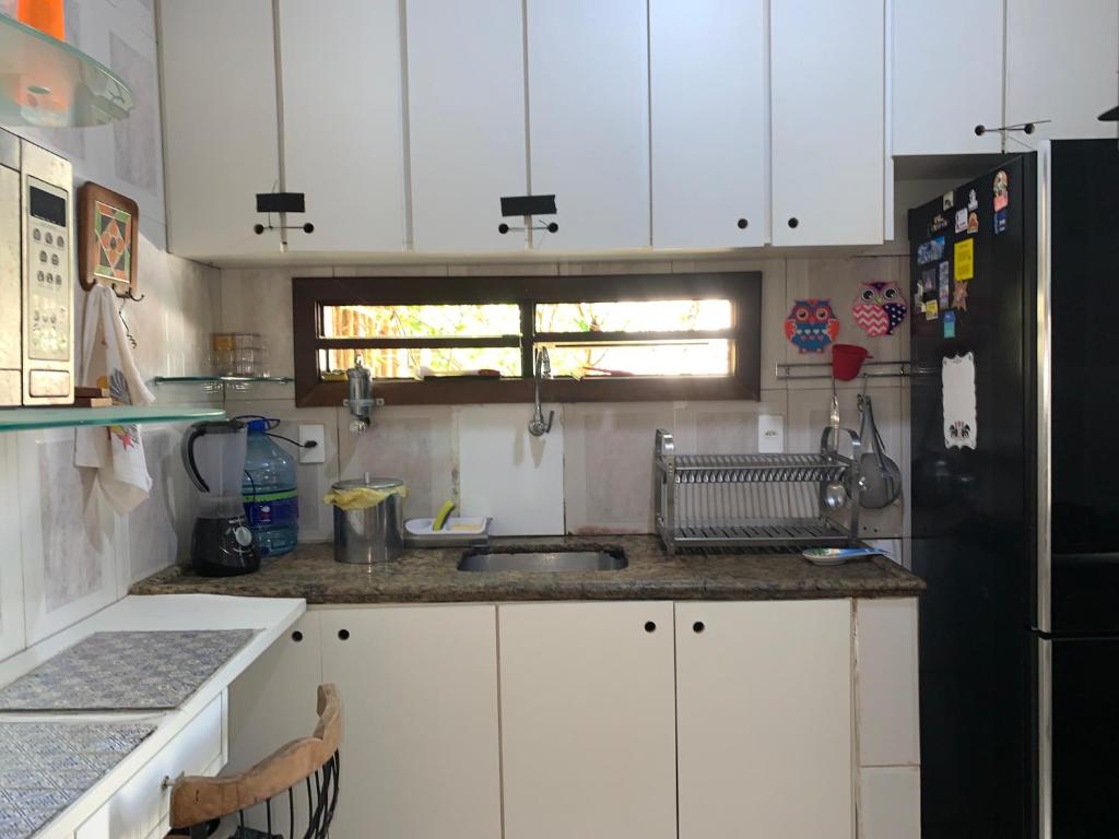  Casa 3 suítes e escritório reversível para quarto em Vilas do Atlântico - 250 m da praia e 6 km da capital