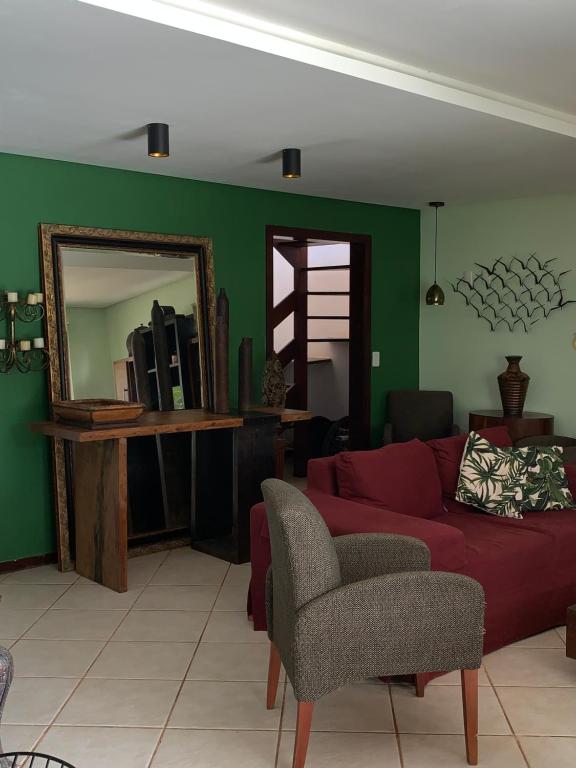  Casa 3 suítes e escritório reversível para quarto em Vilas do Atlântico - 250 m da praia e 6 km da capital