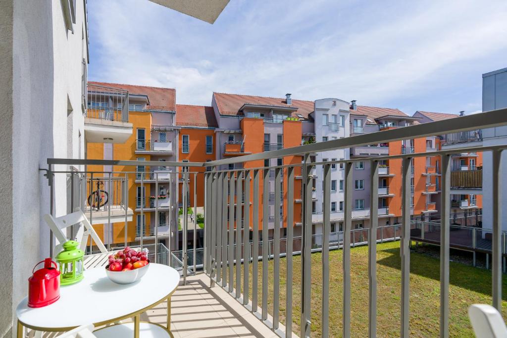 Balkón alebo terasa v ubytovaní Sleepway Apartments- Garbary 100-46