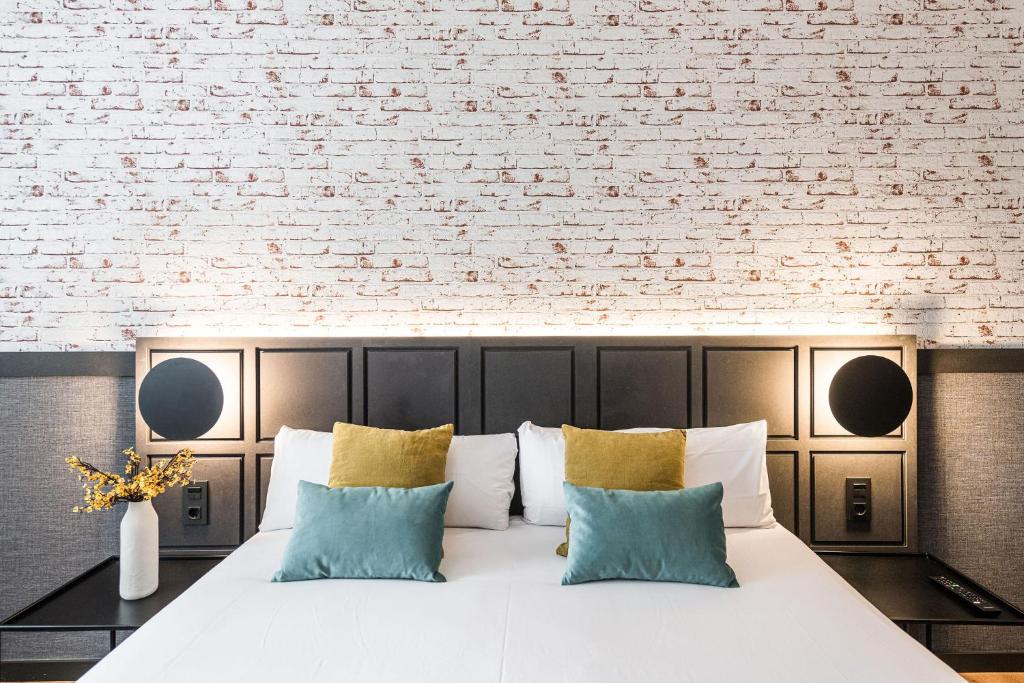 Postel nebo postele na pokoji v ubytování BYPILLOW San Mamés